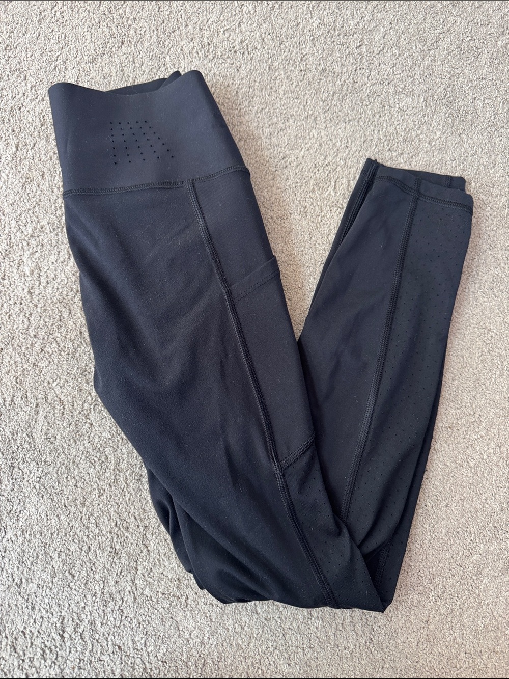 GapFit Black Performance Leggings with Subtle Interior Logo